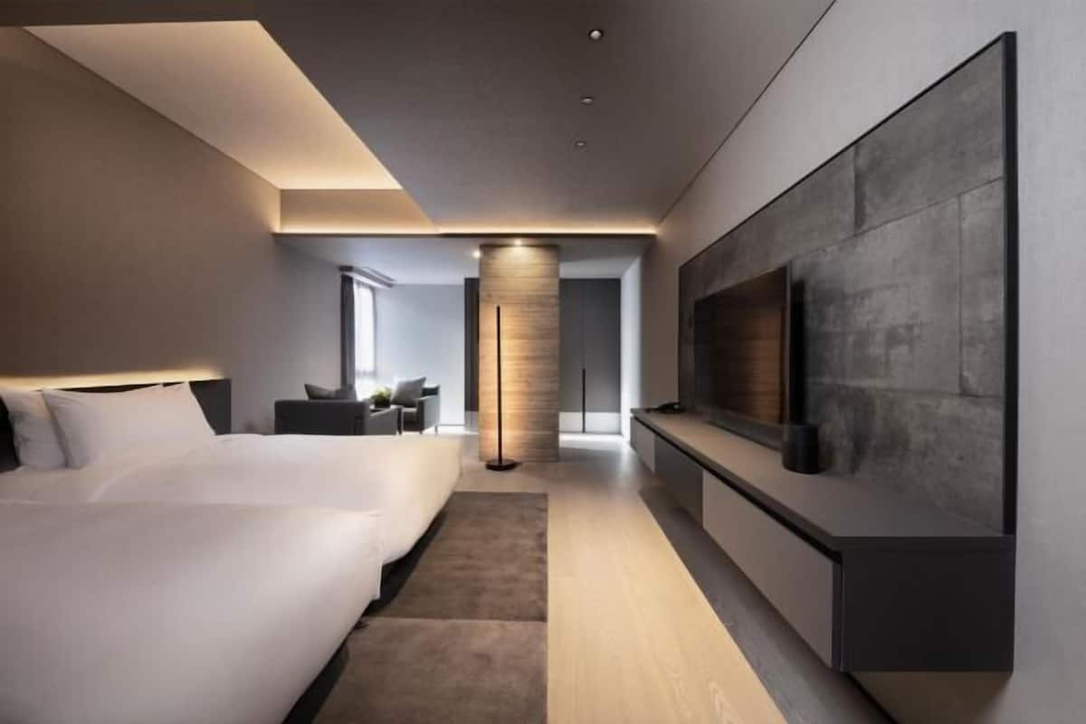 1 bedroom, in-room safe, blackout drapes, soundproofing