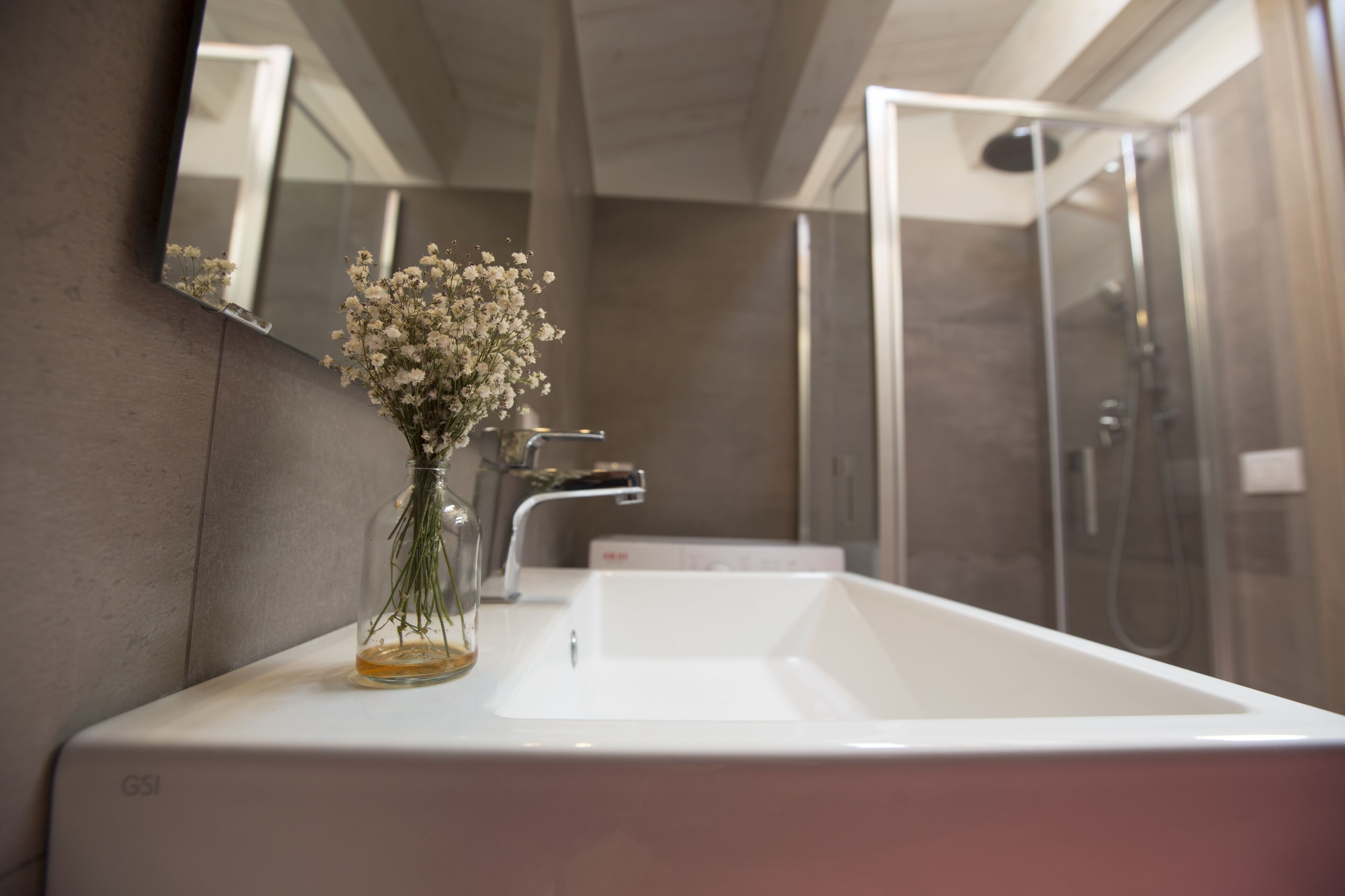 Doccia, asciugacapelli, bidet, asciugamani