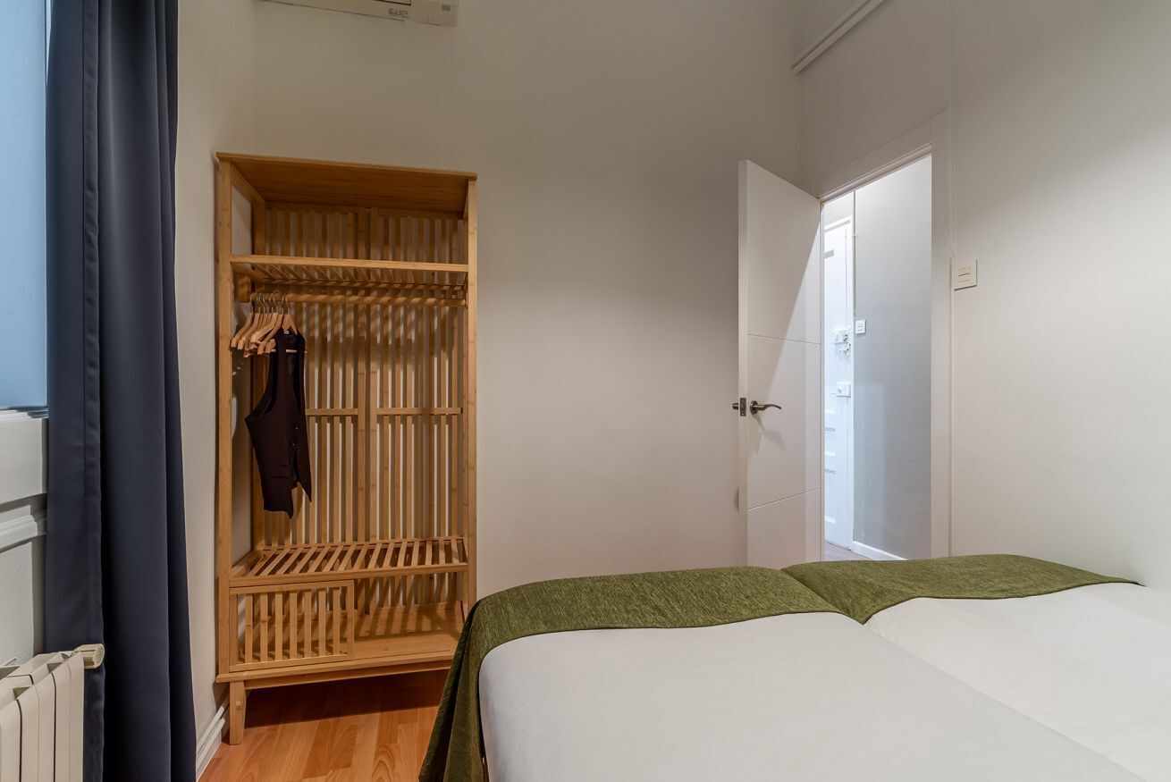 3 habitaciones, tabla de planchar con plancha, cuna de viaje y wifi 