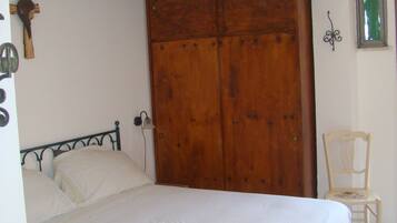 2 dormitorios, tabla de planchar con plancha, wifi y ropa de cama