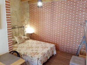 Fer et planche à repasser, Wi-Fi gratuit, draps fournis