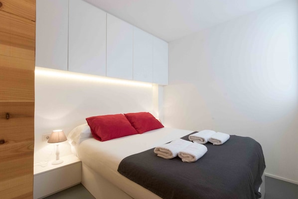 1 bedroom, iron/ironing board, free WiFi, bed sheets