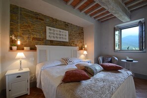 4 camere, ferro/asse da stiro, Wi-Fi gratuito, lenzuola