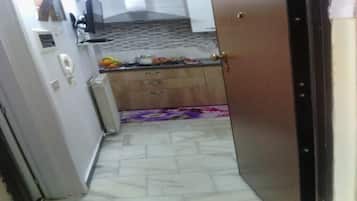 Frigorífico, horno, placa de cocina y cafetera o tetera