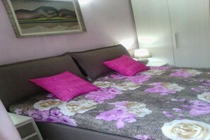 1 camera, ferro/asse da stiro, Wi-Fi, lenzuola