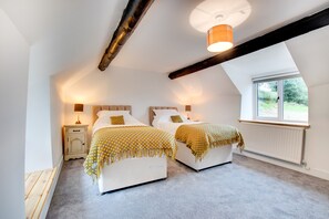 4 Schlafzimmer, Bügeleisen/Bügelbrett, kostenloses WLAN, Bettwäsche