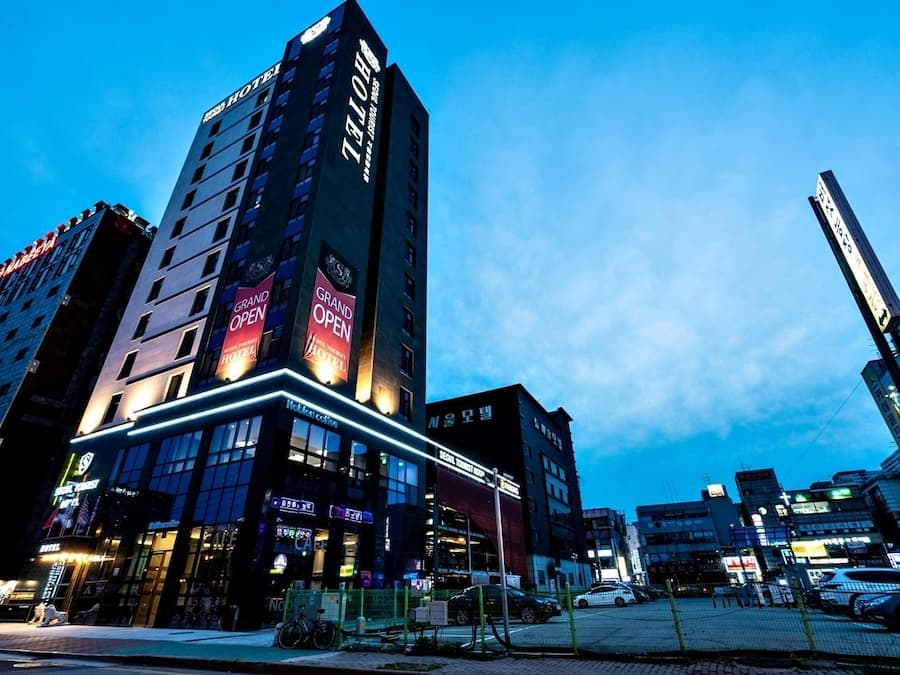 Fachada de la propiedad