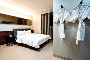 Standard Double Room | Minibar, in-room safe, individually decorated, individually furnished - Siheung Seoul Tourist Hotel (Siheung)