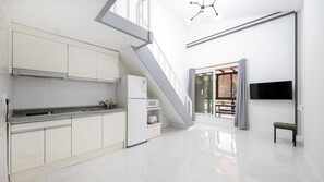 Snow 2 | Living area | Flat-screen TV - First Love Pension (Gapyeong)