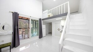 Snow 4 | Living area