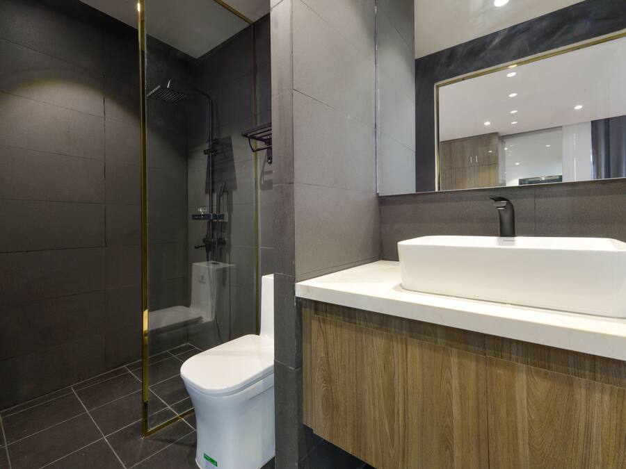 Deluxe Apartment | Bathroom