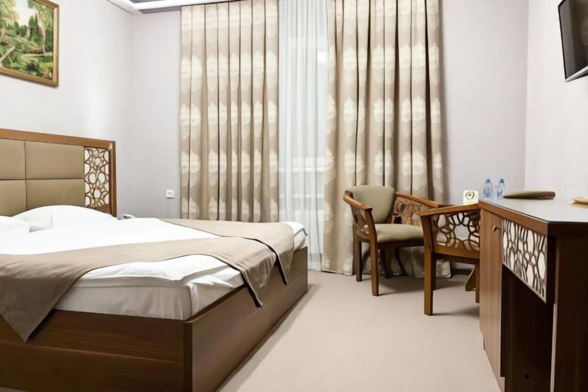 1 bedroom, in-room safe, desk, laptop workspace