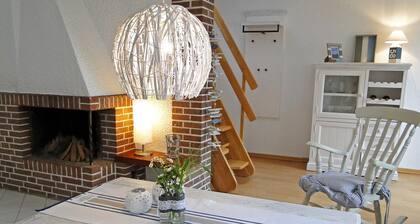 Das kuscheliges Ferienhaus "Föh´s lüttes Huss" mit Kamin und Schleiblick in Kappeln, nur 50 Meter vom Hafen entfernt, ist ideal geeignet für Ihren Erholungs- oder Aktivurlaub zu zweit