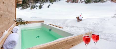 Bain à remous extérieur