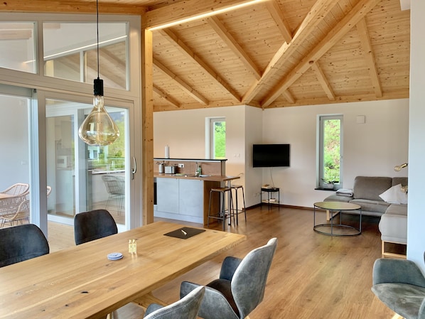 TV - Tower West, 2 sep. Bedroom, eat-in kitchen 100sqm (Berchtesgaden)