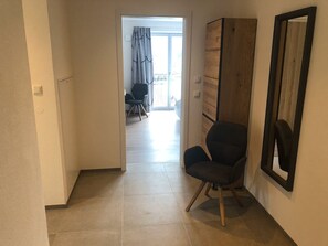 Interior - Tower West, 2 sep. Bedroom, eat-in kitchen 100sqm (Berchtesgaden)