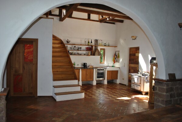 KĂŒhlschrank, Mikrowelle, Ofen, Herdplatte