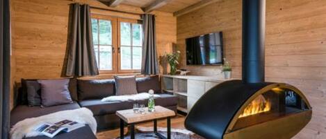 Televisie en een open haard