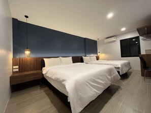 Deluxe Quadruple Room, 1 Bedroom | Minibar, blackout drapes, free WiFi, bed sheets - Rendezvous Oldtown Chiangmai (Chiang Mai)