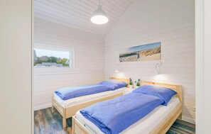 2 Schlafzimmer, Reisekinderbett