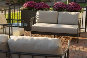Terrace/patio - Residence Inn by Marriott Boston Natick (Natick)