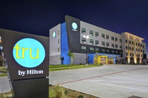 Exterior - Tru by Hilton Fort Worth Fossil Creek (Fort Worth)