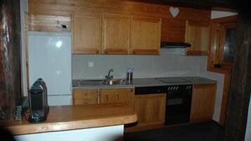 Kühlschrank, Ofen, Herdplatte, Geschirrspüler