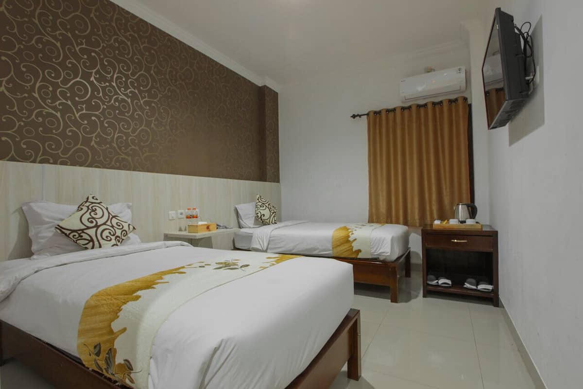 Bureau, lits pliants/supplémentaires