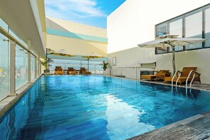 Bar im Pool