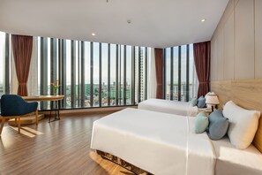 Family Room, 2 Bedrooms, City View
