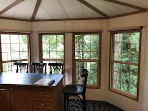 Cabin (C) | Living area