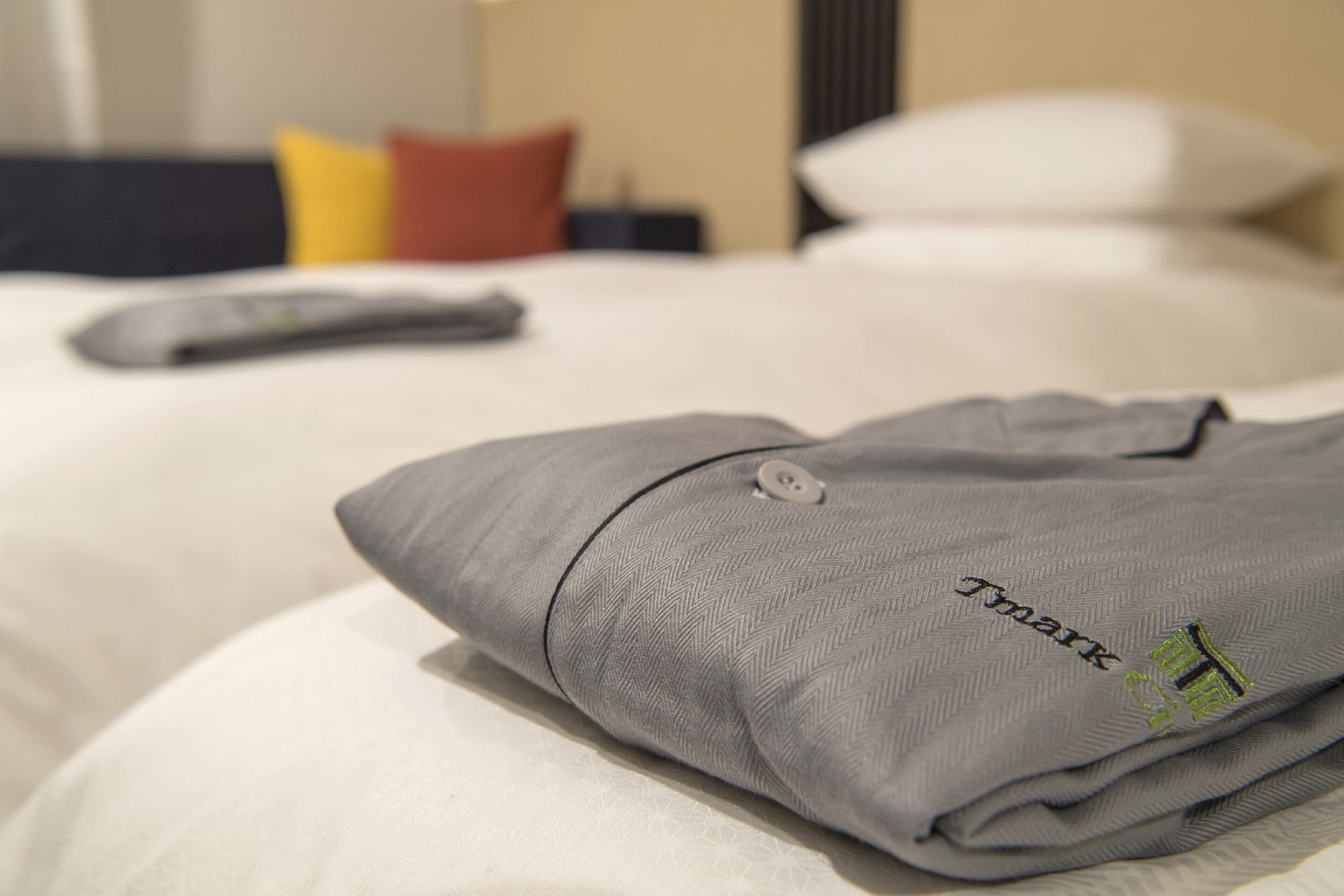 1 bedroom, down duvets, blackout curtains, soundproofing