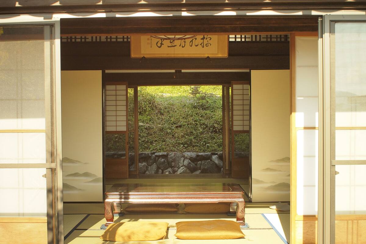 Blackout curtains, free WiFi, bed sheets