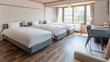 Phòng 3 Deluxe | Két bảo mật tại phòng, trang trí khác biệt