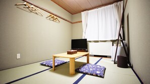 Japanese Tatami Room | 1 phòng ngủ, két bảo mật tại phòng, trang trí khác biệt