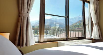 SUMMIT VIEWS HAKUBA