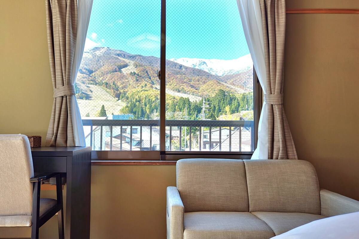 1 bedroom, in-room safe, individually decorated, individually furnished
