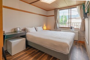 In-room safe, individually decorated, individually furnished, desk - SUMMIT VIEWS HAKUBA (Hakuba)