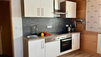 Kühlschrank, Ofen, Geschirrspüler, Toaster