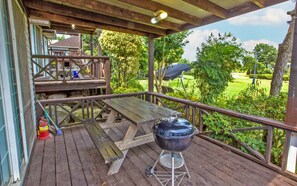 Room (Building 5) | Terrace/patio - Four Seasons Pension (Taean)