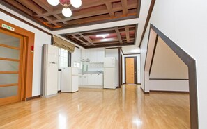 Suite, 2 chambres | Coin séjour