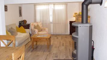 TV, fireplace, DVD player, ping pong