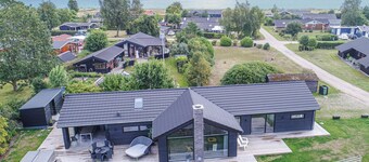 Lovely home in Juelsminde with WiFi