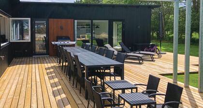 5 bedroom cozy home in Glesborg