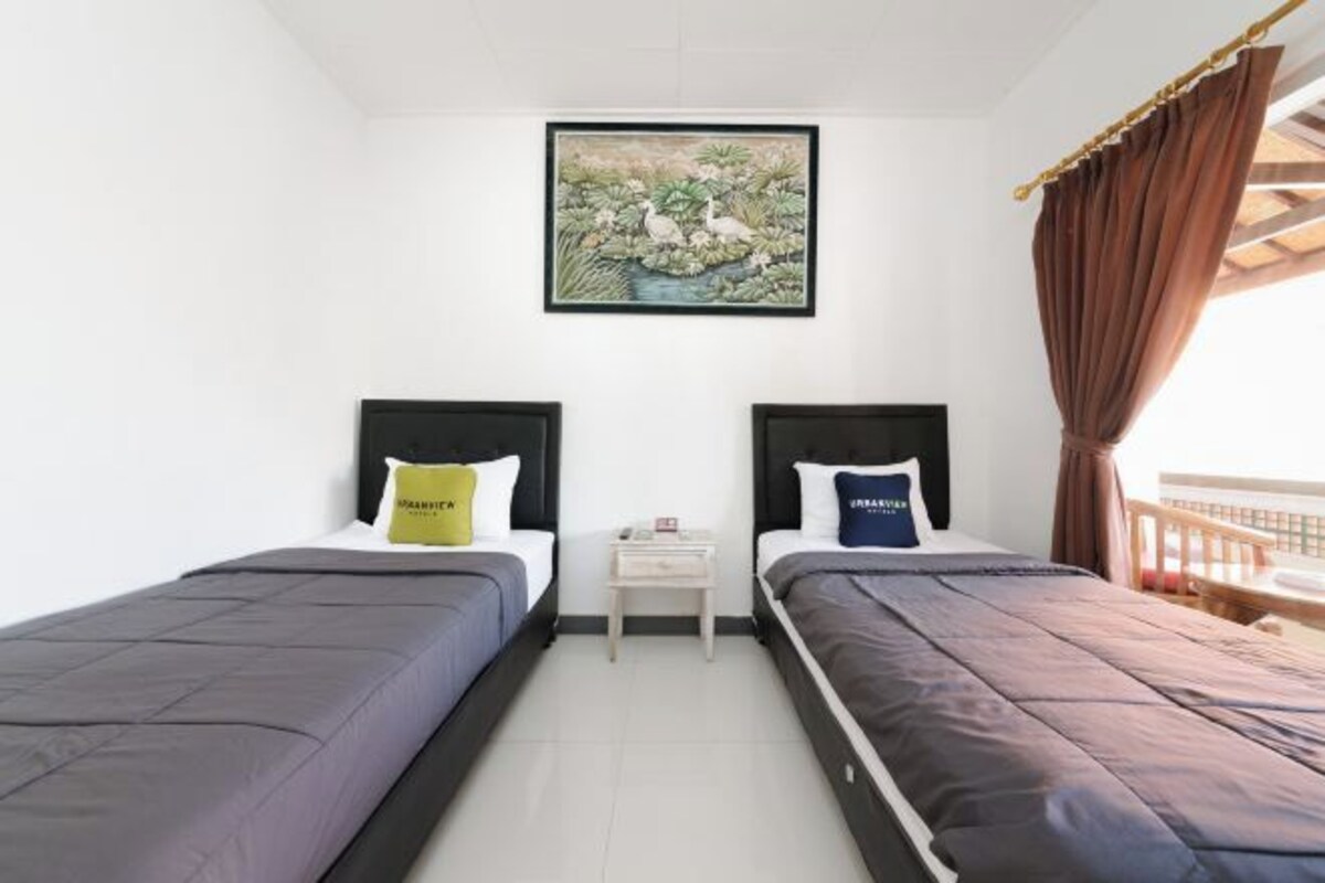 Blackout curtains, rollaway beds, free WiFi, bed sheets