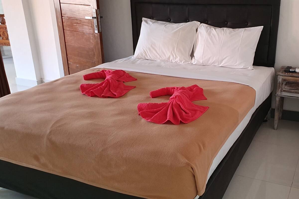 Standard Double Room | Blackout drapes, rollaway beds (surcharge), WiFi (free), bed sheets