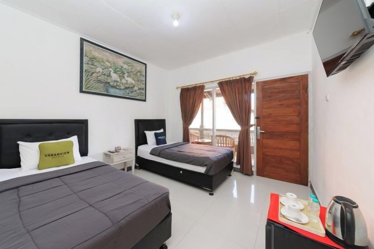 Blackout curtains, rollaway beds, free WiFi, bed sheets