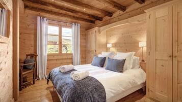 4 chambres, fer et planche à repasser, Wi-Fi, draps fournis