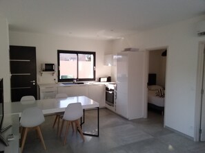 Private kitchen - modern villa near sandy beach (Porto-Vecchio)