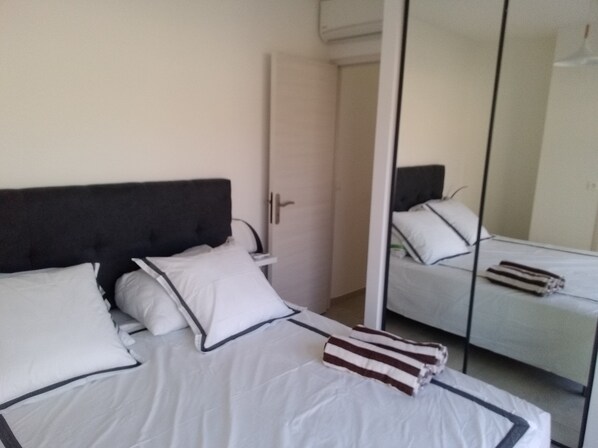3 bedrooms, WiFi - modern villa near sandy beach (Porto-Vecchio)